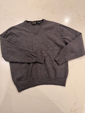 Jos A Bank Signature Collection Gray Merino Wool V Neck Sweater Men’s Large